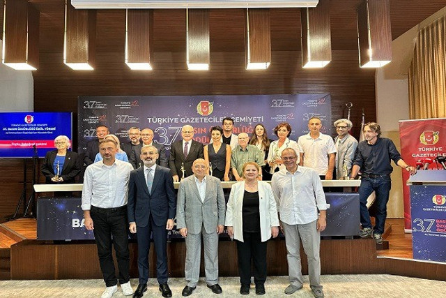 TGC Basın Özgürlüğü Ödülleri sahiplerini buldu! Altaylı’nın ödülünü kızı aldı - Resim : 1