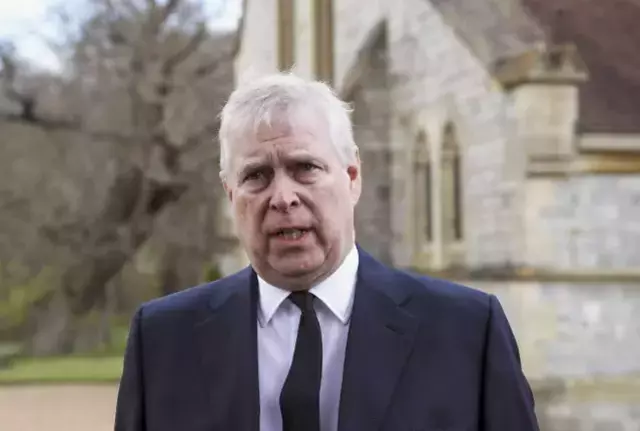 Gözaltına alınan Prens Andrew için kan donduran iddia! Henüz 17 yaşındaydı - Resim : 3