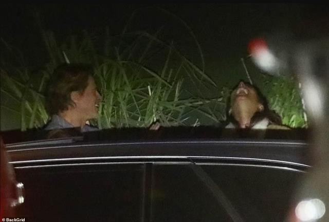 Angelina Jolie'den olaylı bir şekilde boşanan Brad Pitt, 30 yaş küçük sevgilisiyle yakalandı - Resim : 4