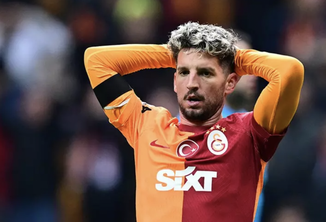 Futbolu bırakacağını açıkladı! Galatasaray'da sürpriz ayrılık - Resim : 1