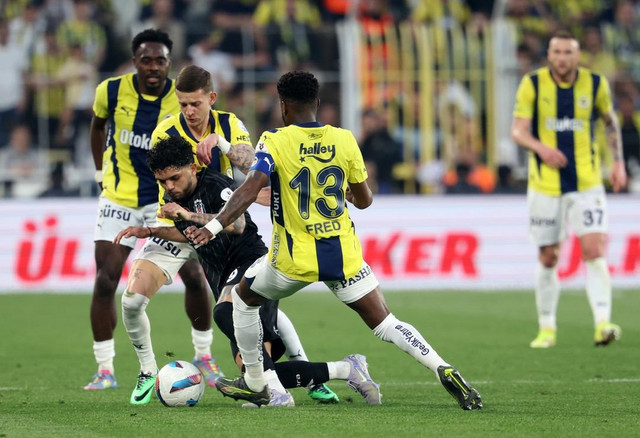Şampiyonluk mucizelere kaldı... Beşiktaş, Fenerbahçe'yi Kadıköy'de devirdi! - Resim : 7