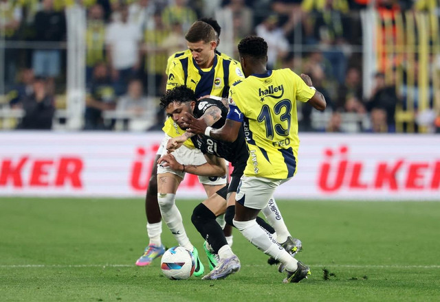Şampiyonluk mucizelere kaldı... Beşiktaş, Fenerbahçe'yi Kadıköy'de devirdi! - Resim : 3