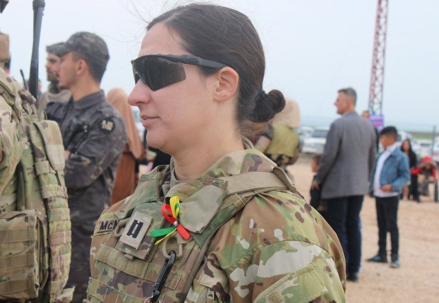 ABD askerleri ile terör örgütü PKK paçavraları aynı karede! Kutlamalara onlar da katıldı - Resim : 2