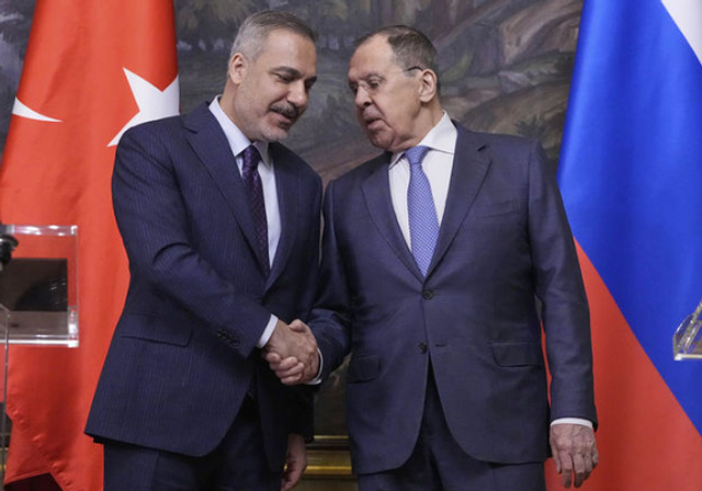 Türkiye'yi işaret etti: Rusya'dan Ukrayna'ya müzakere çağrısı! - Resim : 1