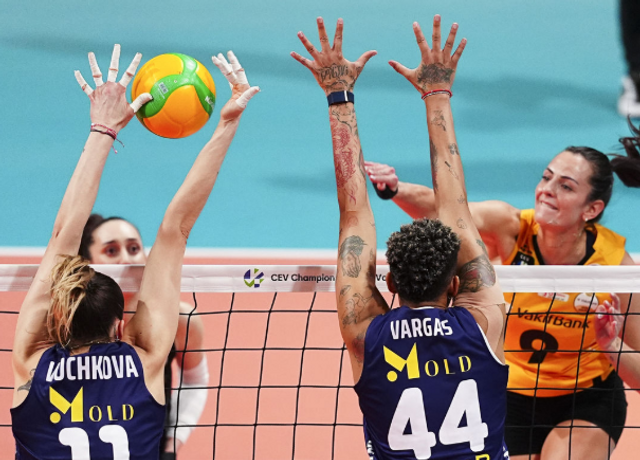 Vakıfbank'a set vermedi: CEV Şampiyonlar Ligi'nde Fenerbahçe şov yaptı! - Resim : 1
