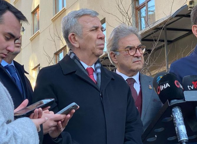 Birlik pozu verdiler... Mansur Yavaş, Ekrem İmamoğlu'na başarılar diledi - Resim : 1