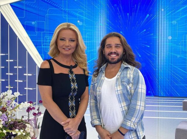 Müge Anlı, kendisini taklit eden fenomeni ağırladı - Resim : 1