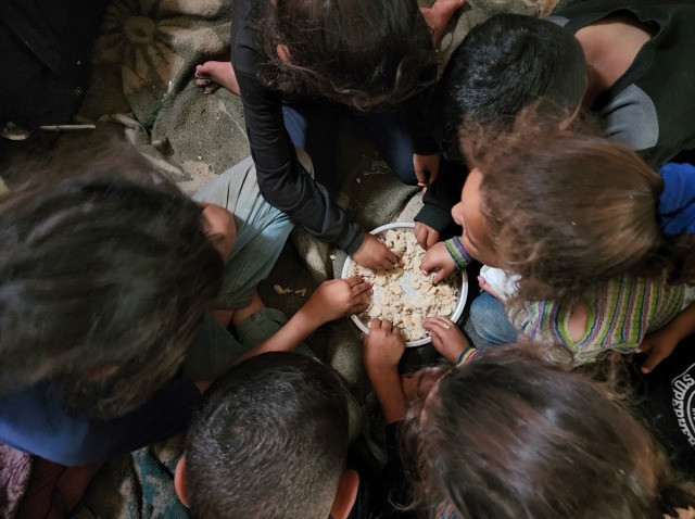 İsrail, Gazze'deki kara ve hava operasyonlarını eş zamanlı olarak genişletiyor - Resim : 4
