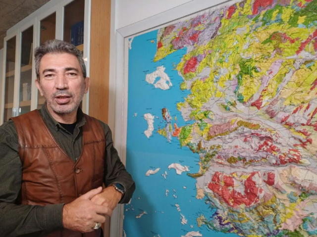 Deprem uzmanından korkutan uyarı: 'Faylar harekete geçti, 24 il ve yüzlerce ilçe risk altında' - Resim : 1