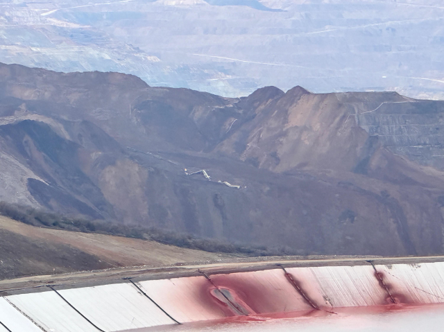 Bakan Yerlikaya son durumu aktardı: İşçilerden 5'i konteynerde, 3'ü araçta - Resim : 3