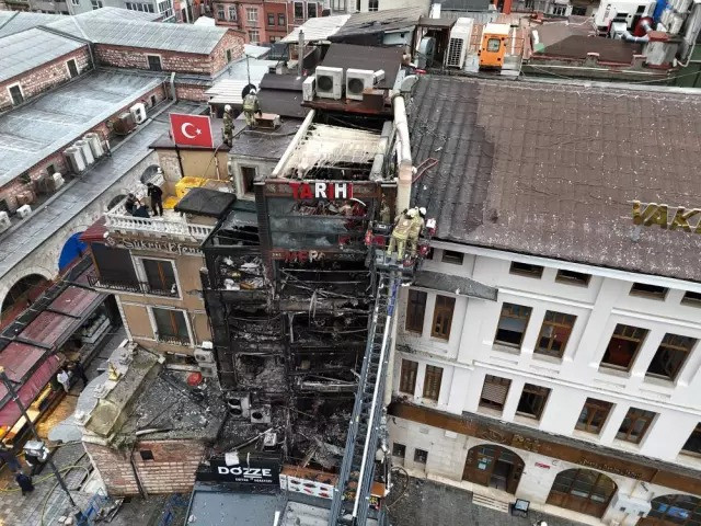Eminönü'ndeki Yangın Nasıl Çıktı, İhmal Mi Var, Önlem Alınabilir Miydi, Son Durum Ne?