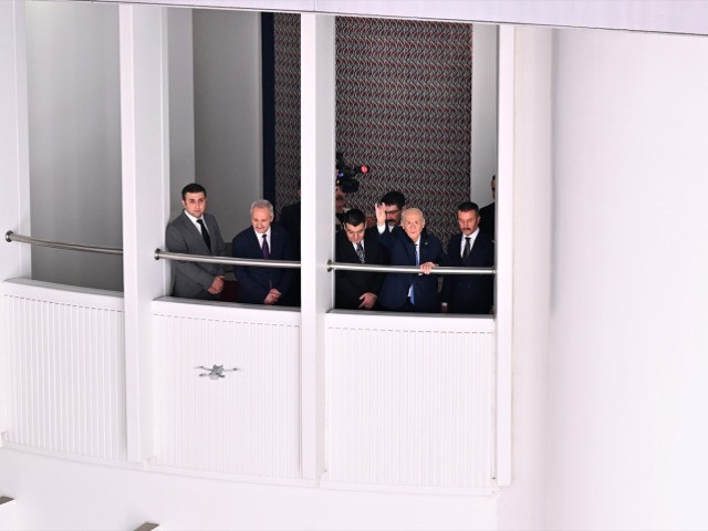 66 gün sonra mesaiye başlayan Bahçeli'ye özel beste! Sözleri dikkat çekici - Resim : 3