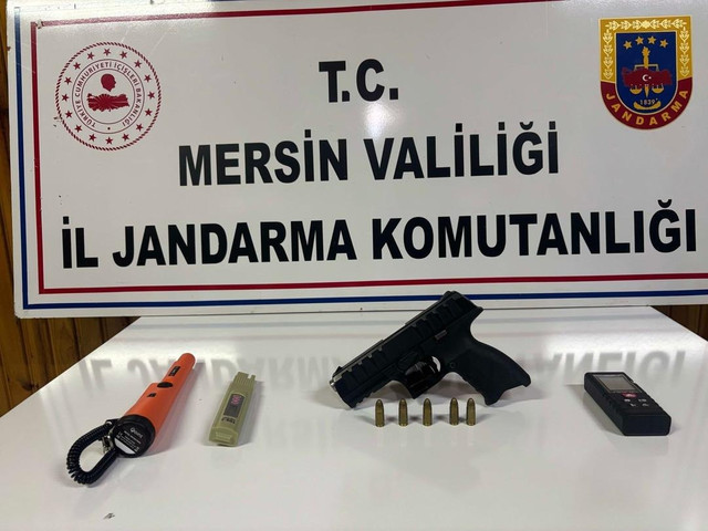 Mersin'de ilginç olay! Eski vali ile emekli albay define ararken yakalandı - Resim : 1