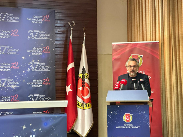 TGC Basın Özgürlüğü Ödülleri sahiplerini buldu! Altaylı’nın ödülünü kızı aldı - Resim : 4