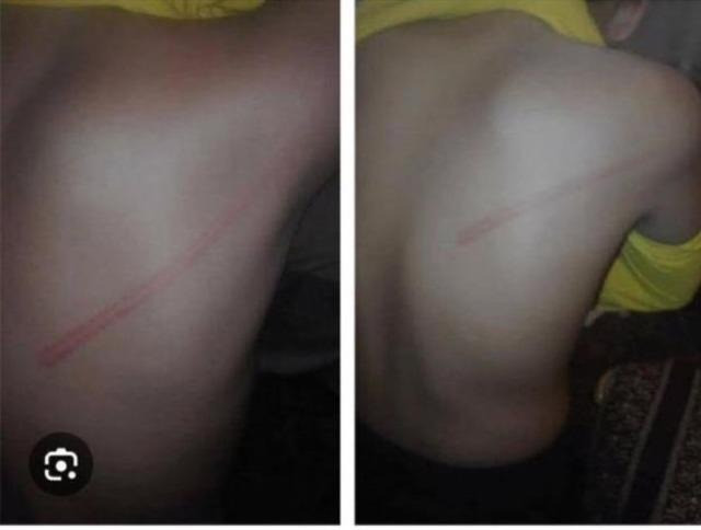 Mağlubiyetin ardından futbolcusunu kırbaçladı! Yeşil sahalarda şoke eden görüntü - Resim : 1