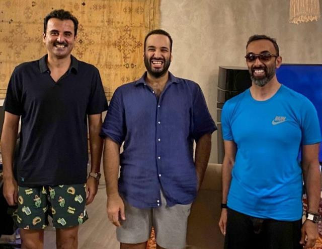 Kanlı bıçaklı olan Arap prensler bir araya geldi! Şortları, tüm dikkatleri üzerine çekti - Resim : 1