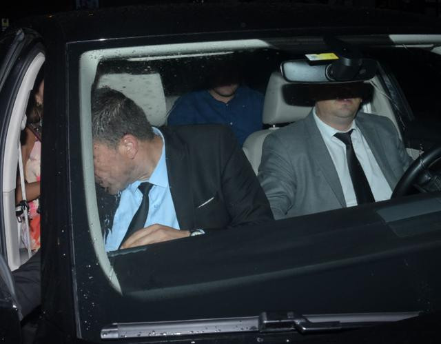 Özge Ulusoy koruma eşliğinde aşk yaşıyor - Resim : 2