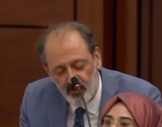 Leman'ın karikatürüne 'salavat'lı tepki! TBMM’de dikkat çeken anlar - Resim : 1