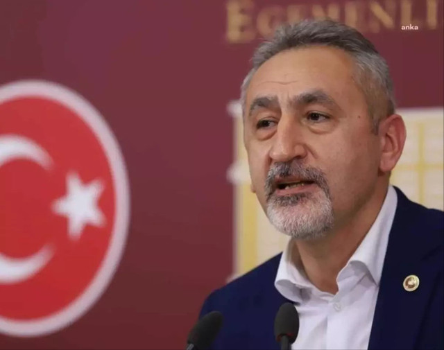 CHP'li isimden Bakan Tekin'e 'geri zekalı' tepkisi! "Tarikat yuvalarında ara, dingil..." - Resim : 1