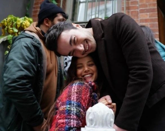 Bir dizi aşkı daha gerçek oldu! - Resim : 3