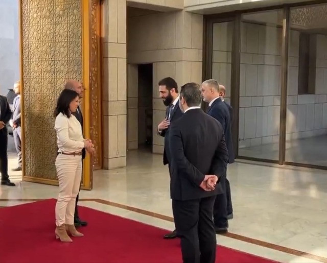 Esad sonrası bir ilk! Almanya'dan Suriye'ye 'çelik yelekli' ziyaret - Resim : 1