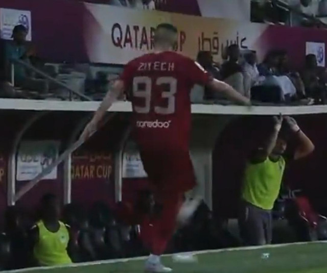 Ziyech sinir krizi geçirdi! Her yeri tekmeledi... - Resim : 2