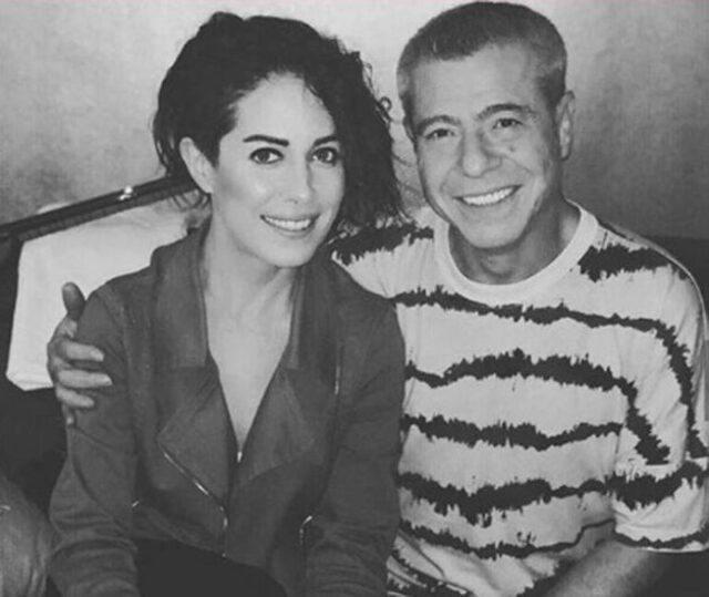 İzmir'de sürpriz nikah! Ünlü şarkıcı evlendi! - Resim : 1