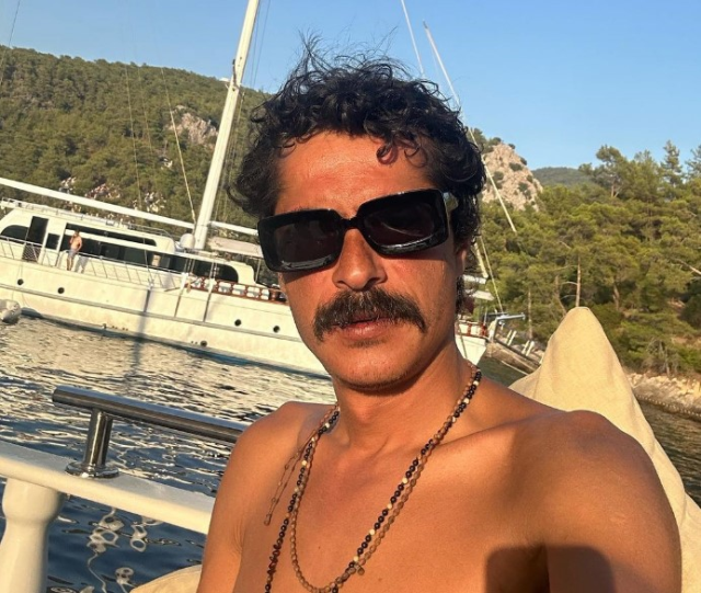 Cem Karaca'nın hayatı beyazperdeye aktarılıyor! Başrolde İsmail Hacıoğlu var - Resim : 2