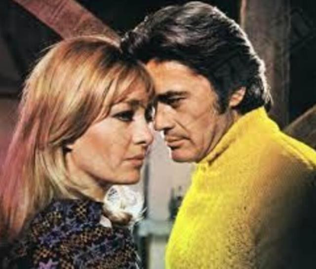 Emel Sayın'a sinemayı bıraktıran sahne! "Çıplak" haberlerini görünce çıldırmış - Resim : 1