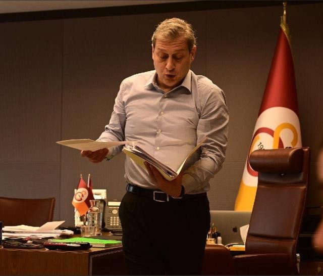 İstifaya davet edilen Burak Elmas'tan şaşırtan cevap: Taraftarlar haklı, ben de bağırırdım - Resim : 1