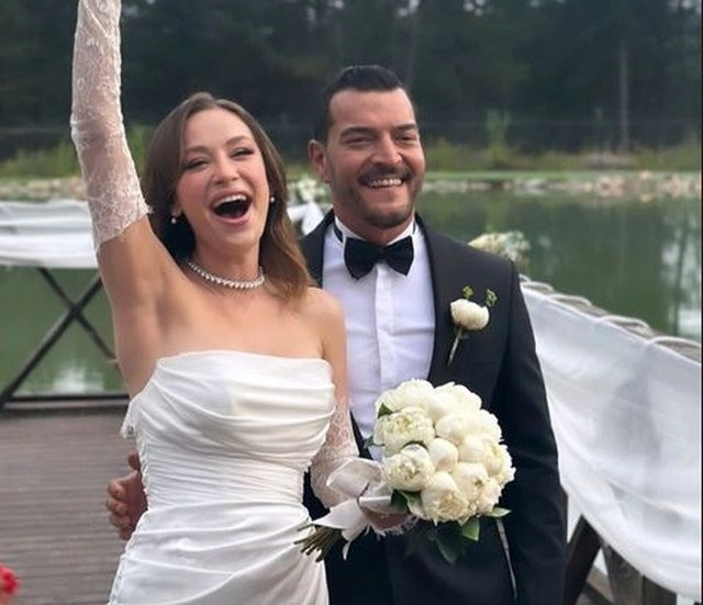 Kuruluş Osman dizisinin yıldızları nikâh masasına oturdu - Resim : 1