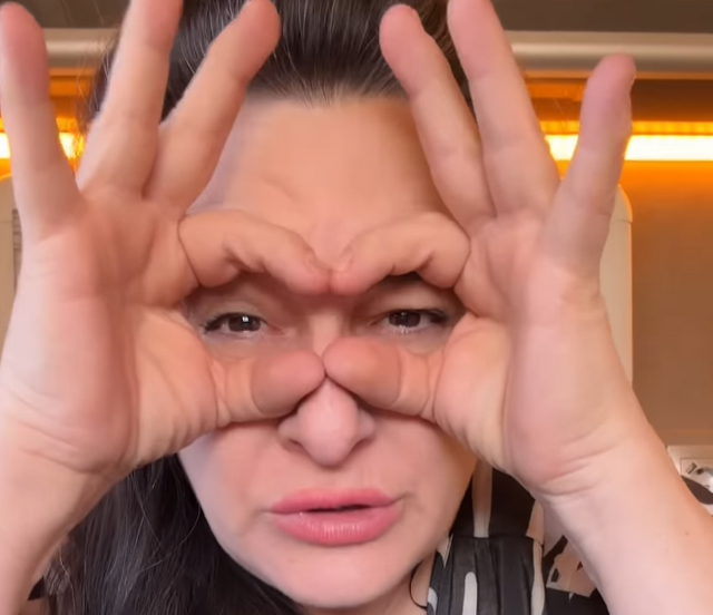 Esra Dermancıoğlu'ndan ilginç 8 Mart kutlaması! "Birden kadınlar birbirine giriyor" - Resim : 1