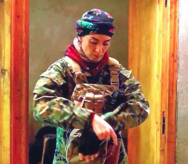 Melisa Sözen, PYD'li teröristi canlandırdı! Sosyal medyadan tepkiler yağdı: "Rol yapmasına..." - Resim : 1