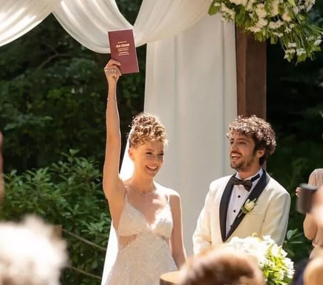 Taner Ölmez ile Ece Çeşmioğlu evlendi! İşte ilk görüntüler... - Resim : 7