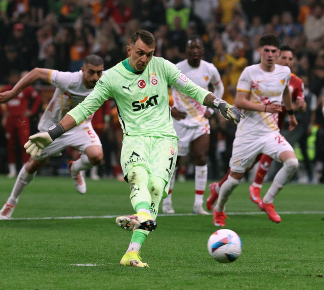 Jose Mourinho Galatasaray'a ateş püskürdü! "Kaleciye penaltı attırmaları..." - Resim : 1