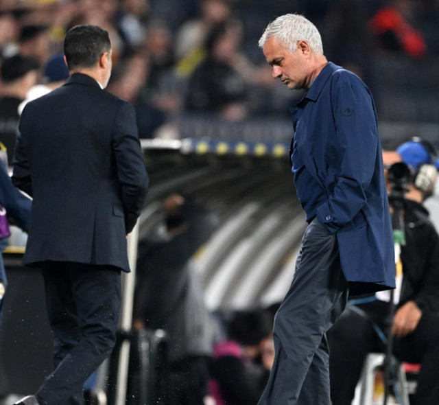 Jose Mourinho Galatasaray'a ateş püskürdü! "Kaleciye penaltı attırmaları..." - Resim : 2