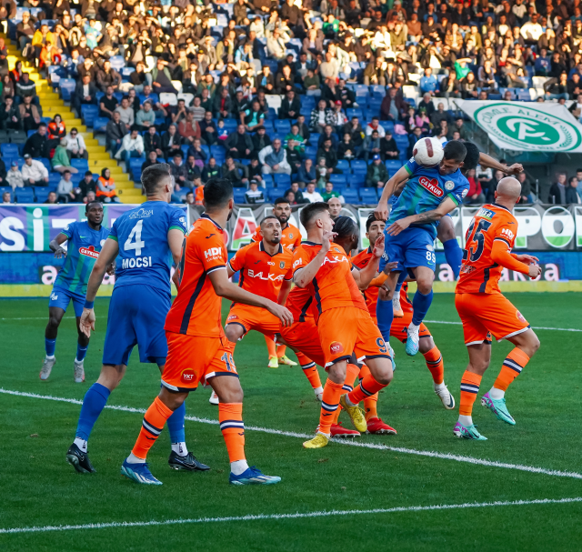 5 gollü nefes kesen maç! İstanbul ekibi son dakikalarda yıkıldı - Resim : 2