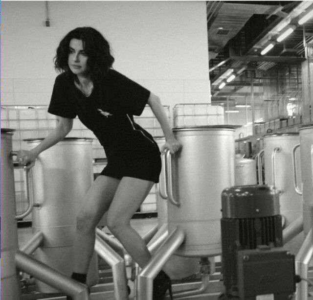 Nesrin Cavadzade'den iddialı pozlar! 'Pamuk gibi bir kalbim var' - Resim : 5