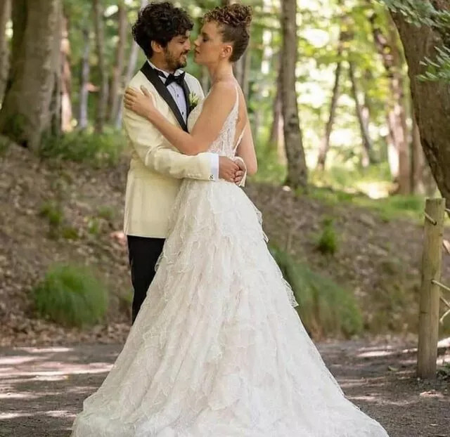 Taner Ölmez ile Ece Çeşmioğlu evlendi! İşte ilk görüntüler... - Resim : 4