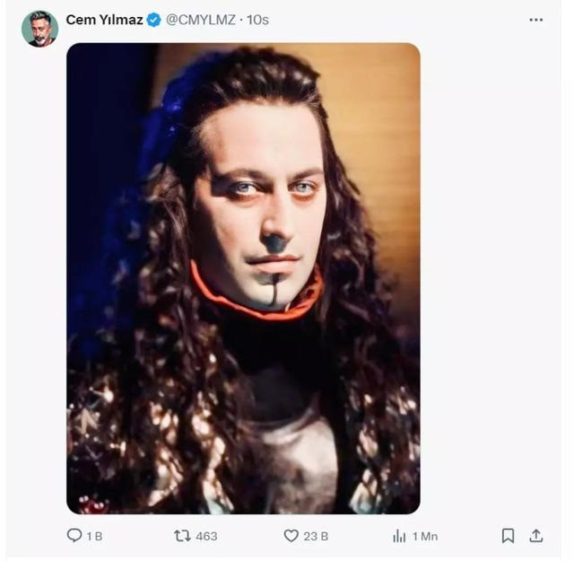 Hasan Can Kaya-Cem Yılmaz atışmasında yeni gelişme! Şahan Gökbakar tarafını seçti - Resim : 1