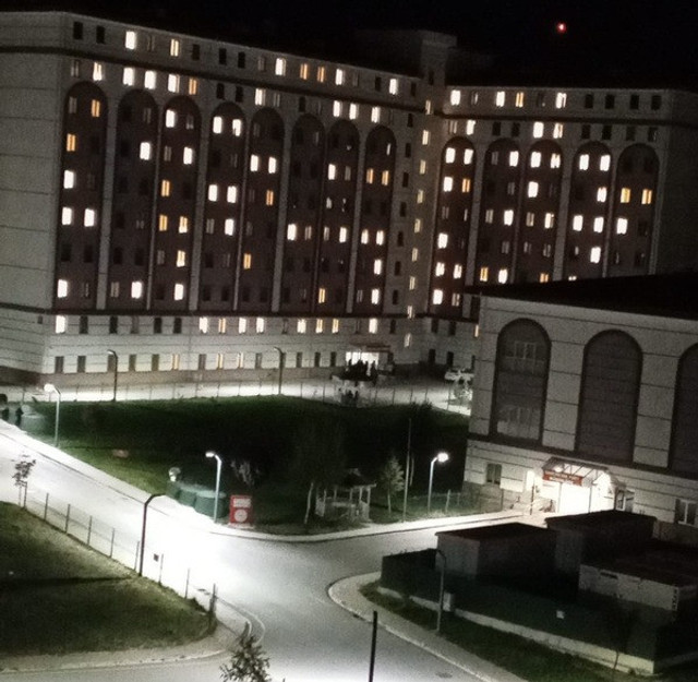 KYK'da şüpheli erkek alarmı: Tel örgülere zarar verip kız yurduna girdi - Resim : 1