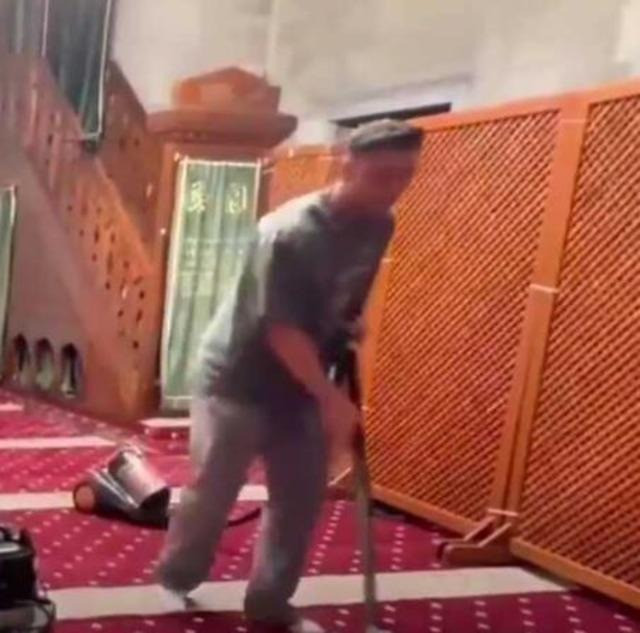 Cami temizlemesiyle gündemdeydi! Mesut Özil, bu kez de MHP lideri Devlet Bahçeli'yi ziyaret etti - Resim : 1