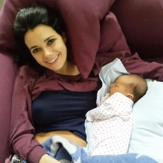 Hayranlarına müjde! Özgü Namal oyunculuğa dönüyor - Resim : 1