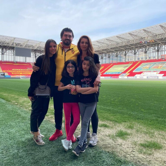 Nagehan Alçı, boşanmak için Rasim Ozan Kütahyalı'dan 40 milyon lira tazminat talep etti - Resim : 1