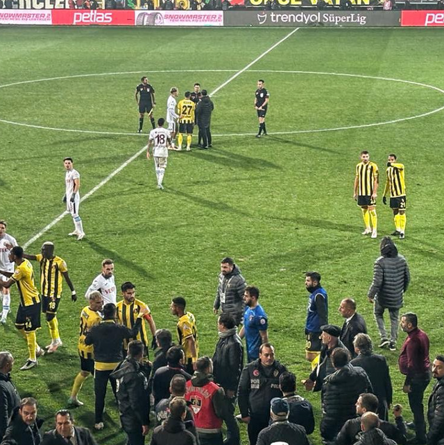 Süper Lig'de yeni kriz! Kulüp başkanı, takımını sahadan çekti - Resim : 3