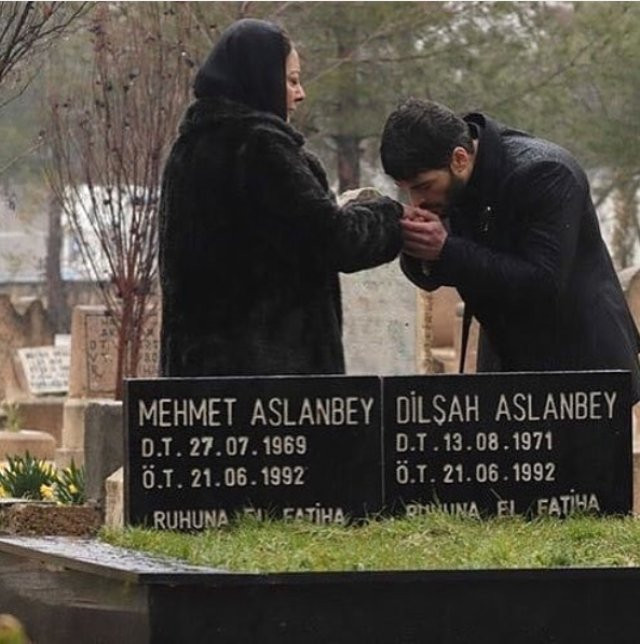 Hercai'nin setinde akıl almaz olay! Mezar taşını söküp götürdüler! - Resim : 1