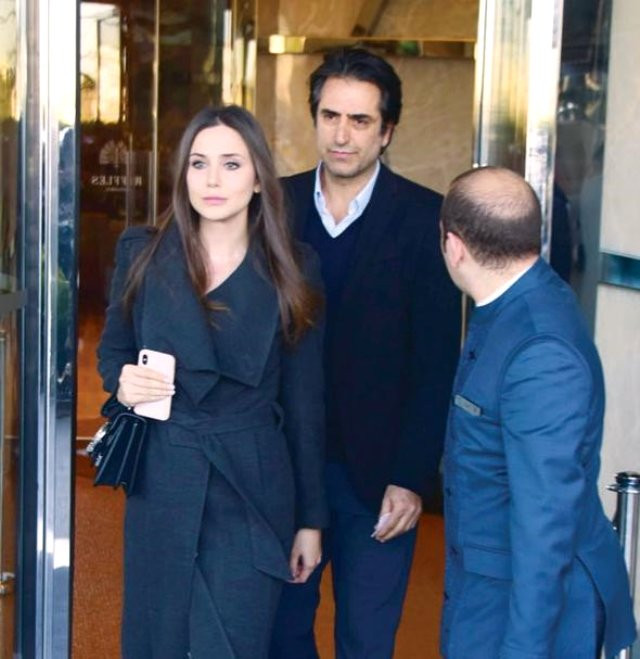 Yaşadığı acıya dayanamadı! Akbağ, taziyeleri kabul ederken fenalaştı - Resim : 1