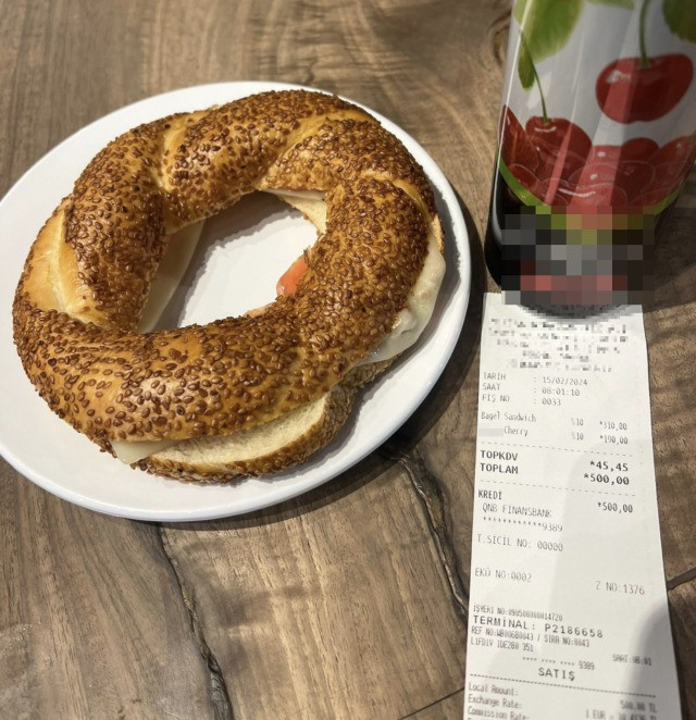 Sabiha Gökçen'de 1 simit ve 1 meyve suyunun fiyatı tartışma yarattı! 'Bunun adı soygun' - Resim : 1