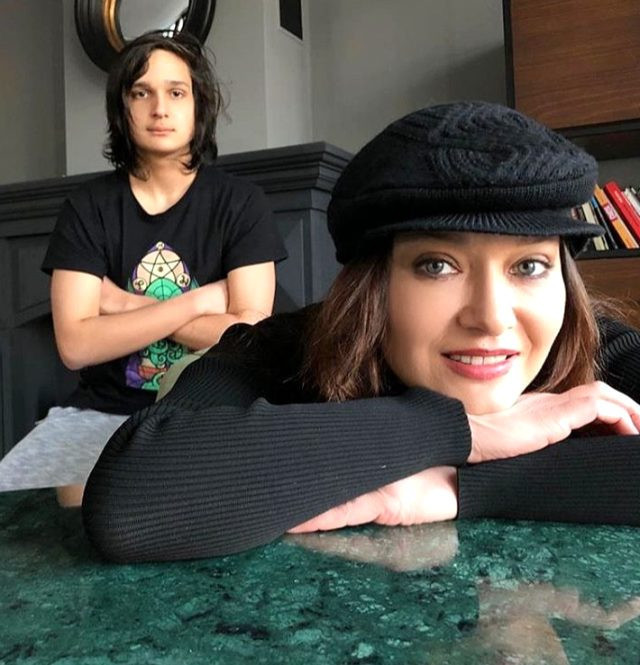 Nurgül Yeşilçay'dan oğlu Osman Nejat'a: Sanırsın karanlık odada, çiğ etle besledim! - Resim : 2