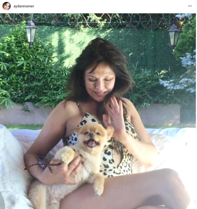 90'ların yıldız isimlerinden bikini şov! - Resim : 1